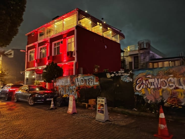 L'Antique Hostel retour.