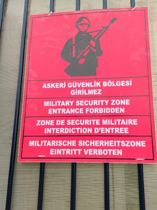 Il est temps de quitter le quartier.