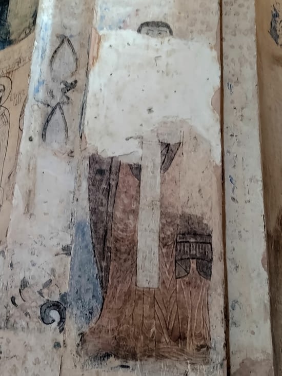 Un regard effaré derrière un " platras " de chaud