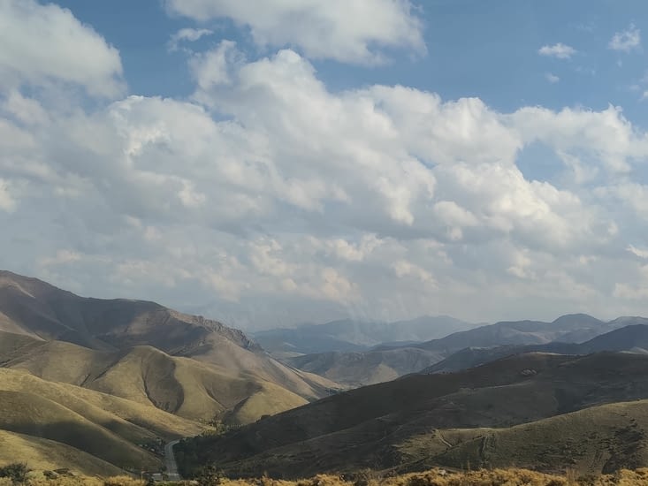 Dans la montagne, je me retrouve à Alaverdi en Armenie