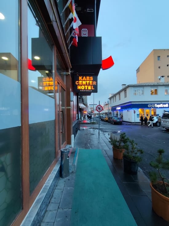 Je quitte demain l'Hôtel du Centre et Ismaël pour la Georgie