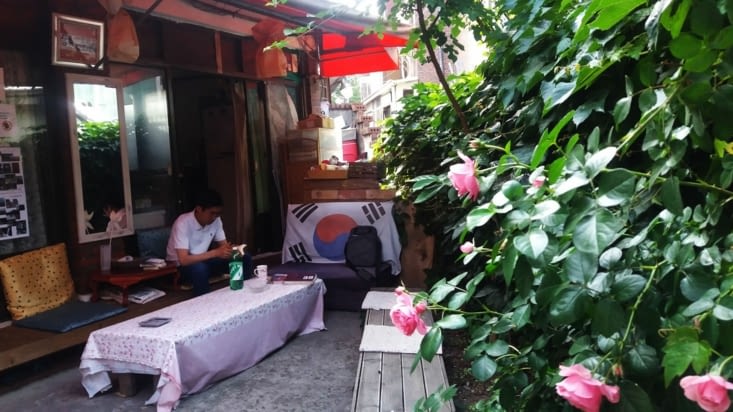 Ma pension, un petit endroit tranquille,à distance de la foule qui se presse quelques rues plus loin.