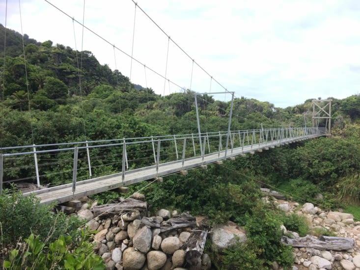 Les ponts suspendus aussi
