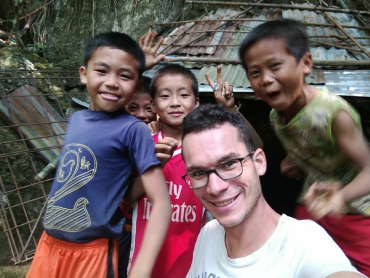 À savoir qui s'amuse le plu entre Nathan et la bande de chenapans