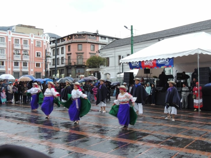 Danses sous la pluie Plaza Santo Domingo