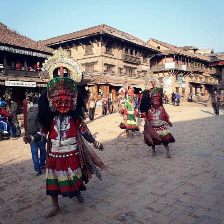 Cérémonie dansante en plein Baktapur