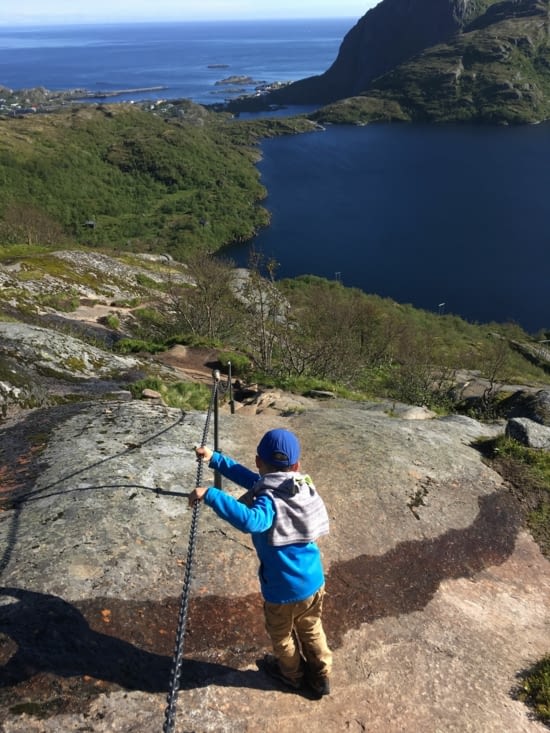 La descente à l'aide de la chaine.