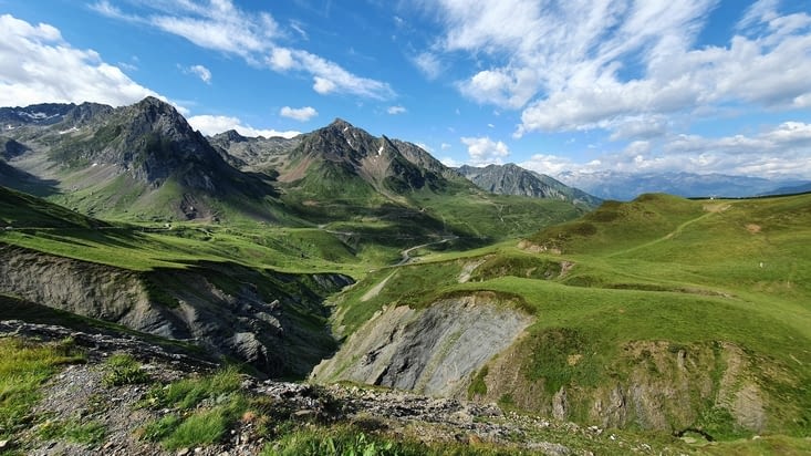 sur la route d'Artigues