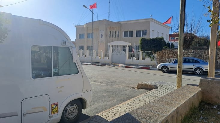 Notre CC devant le commissariat