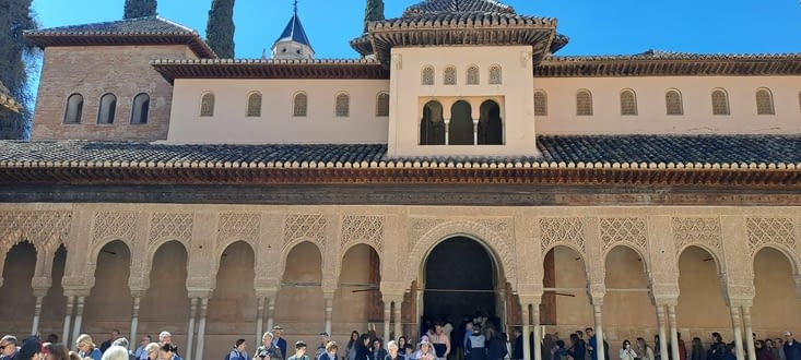 Facade donnant sur la place interne du Palais