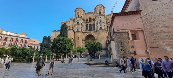 Entrée de la cathédrale