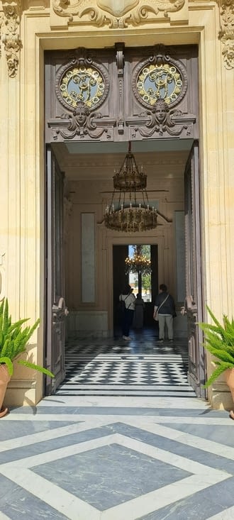 Entrée du Palais