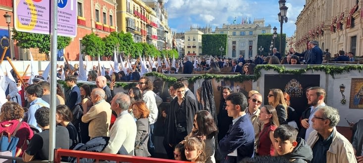 Toutes les chaises sont maintenant occupées