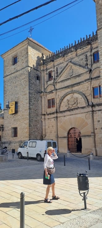Facade du très beau Palais Tores