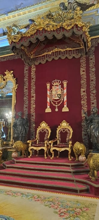 Salle du trône