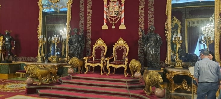 Salle du trône
