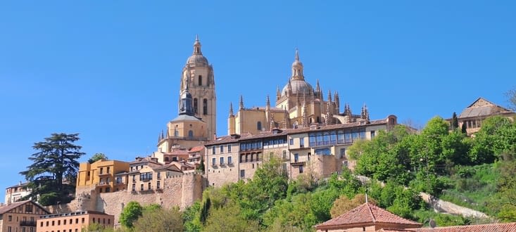 Approche à pied du centre historique