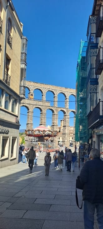 Arrivée au célèbre viaduc de Segovia