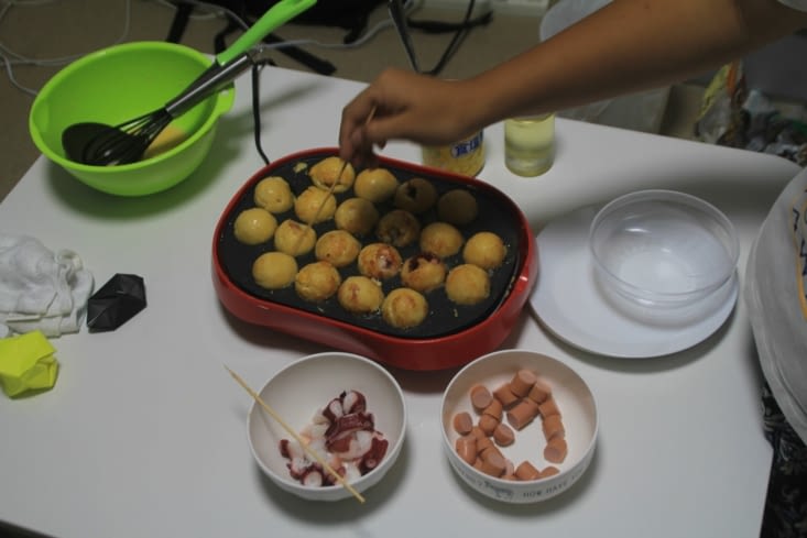 Making Takoyaki with my awesome host Maharu!