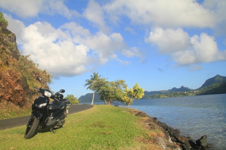 Wonderful roads around Huahine