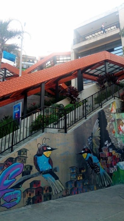 Comuna 13 - escalators