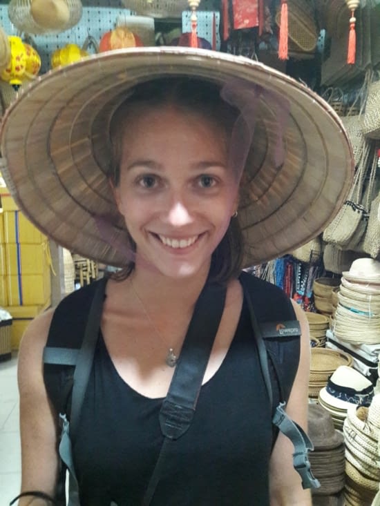 Le chapeau traditionnel vietnamien ! Et pas chinois !!