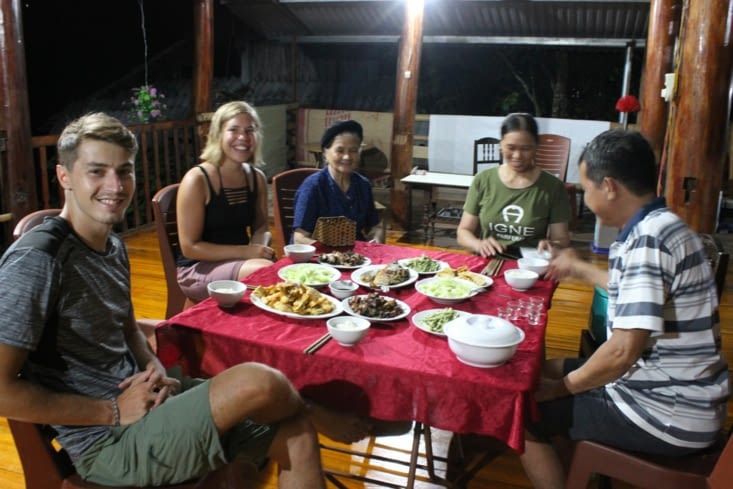 Dîner avec la famille et Marlena