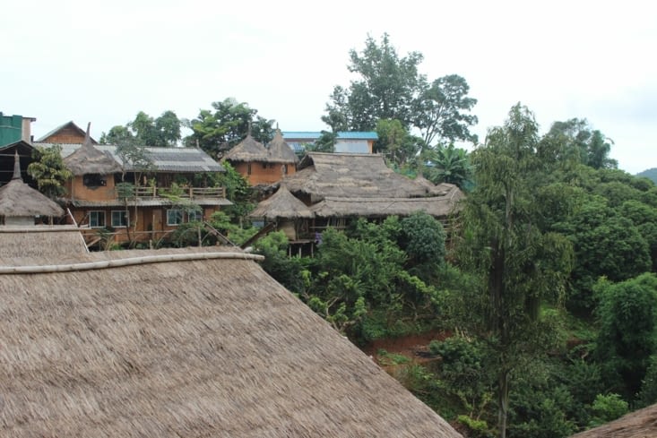 Akha Mud House, les maisons en terre de la guesthouse