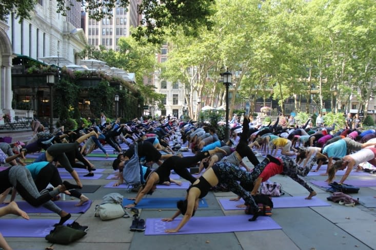 Cours de yoga à Bryant Park