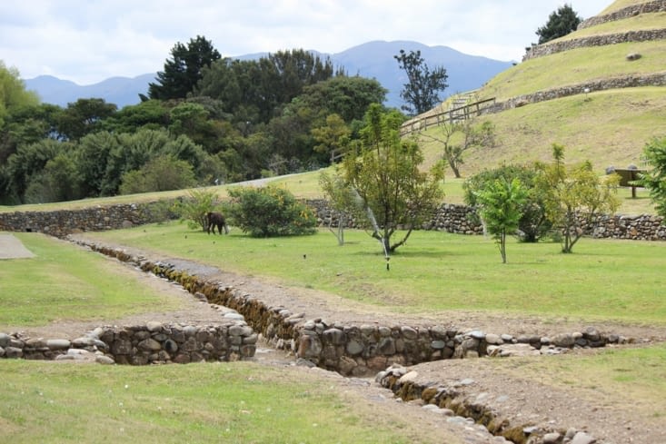 Restes du réseau d'évacuation d'eau des Incas