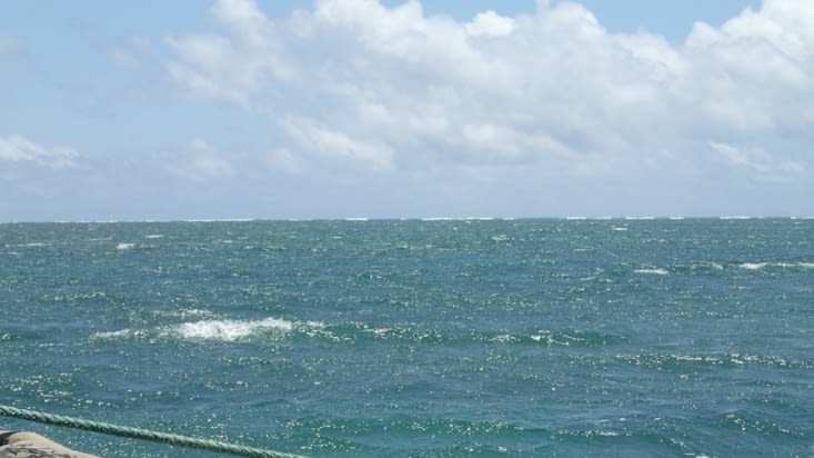 Toujours la barrière de corail au large et la houle qui grossis.