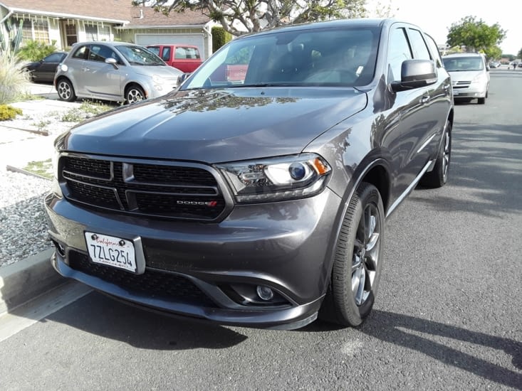 Dodge 4x4 moteur v6 mais surtout tres grande place dans  le coffre
