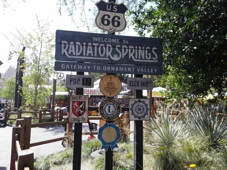 Le décor est planté. .il ne manque rien