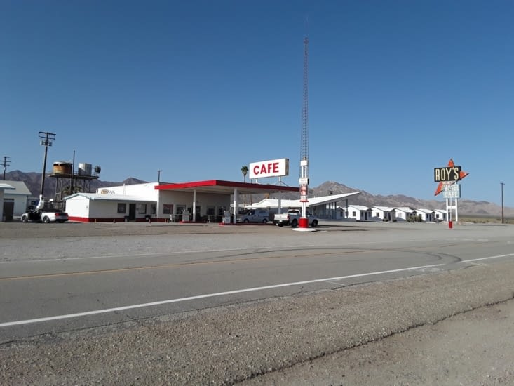 Sur la route 66 voici une station service toujours en activite