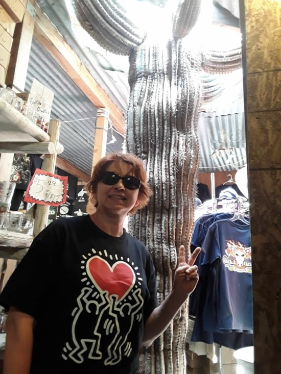 Christine découvre à son tour le cactus