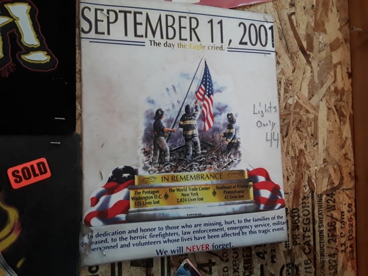 Je découvre cette petite affiche dans un coin du magasin.......respect