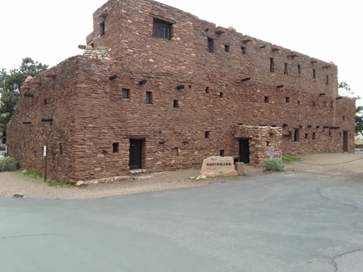 Maison typique des indiens de la région .