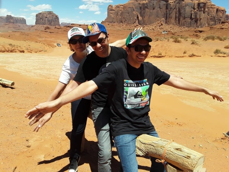 À dada pour une photo