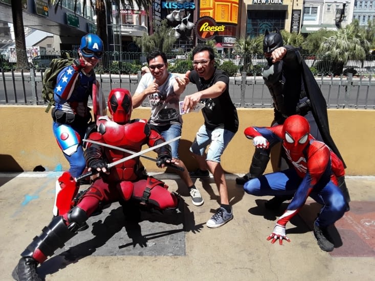 Une bande de super héros , romain et sebastien adorent ........