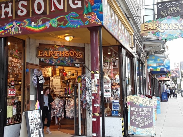 La visite du quartier est un régal pour ce mélange de couleurs