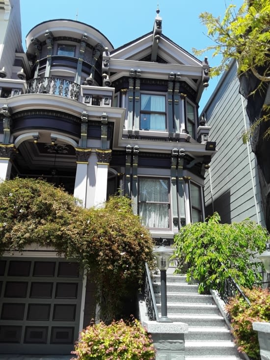 Maison mystérieuse......... ..