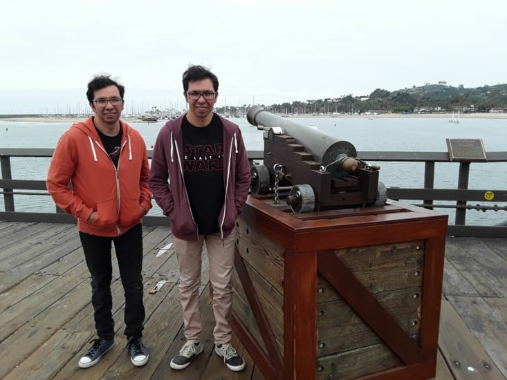 Romain et sebastien devant la baie de Santa barbara