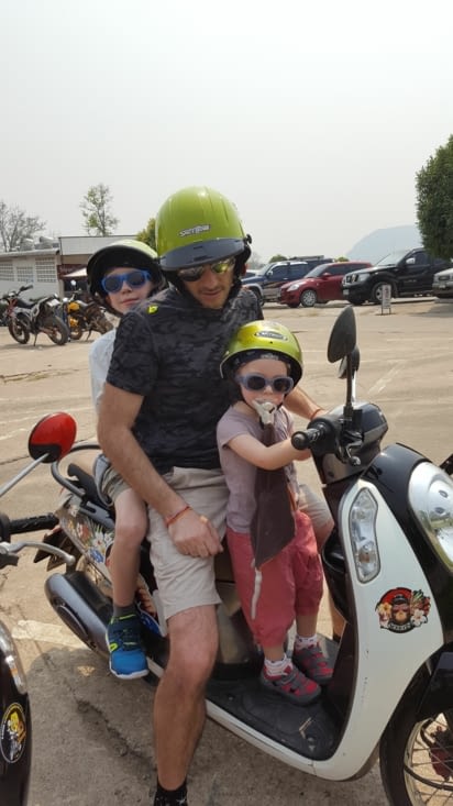 en scoot coté papa