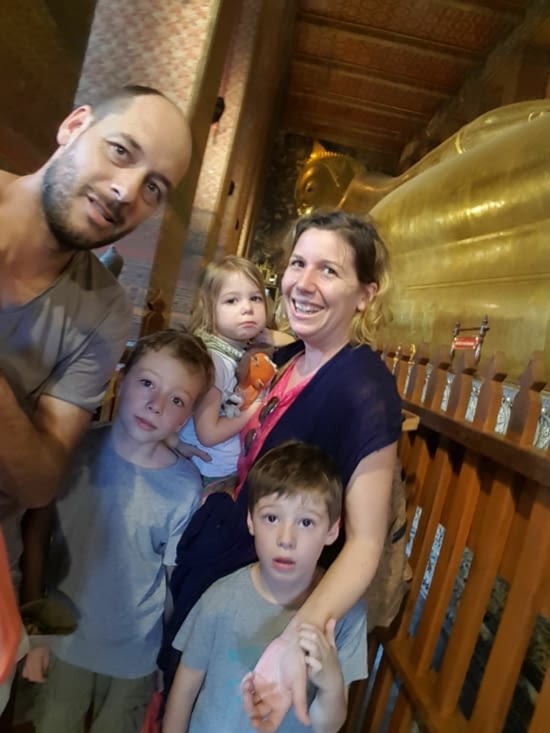 meme le selfie est impossible! Et là on est qu'au niveau des genoux!