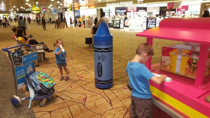 de quoi dessiner à l'aéroport de singapour