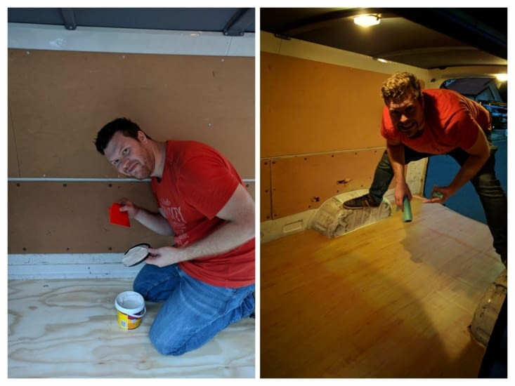 L'étape du collage nécessite quelques acrobaties !