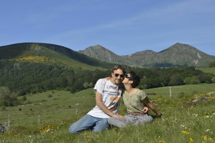 Manon&Thibault in front of the Sancy mountain!