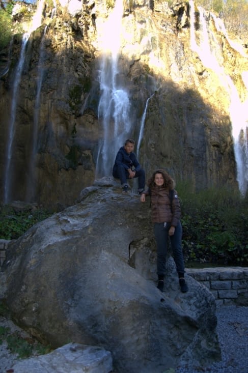 La cascade d'environ 24 mètre haut