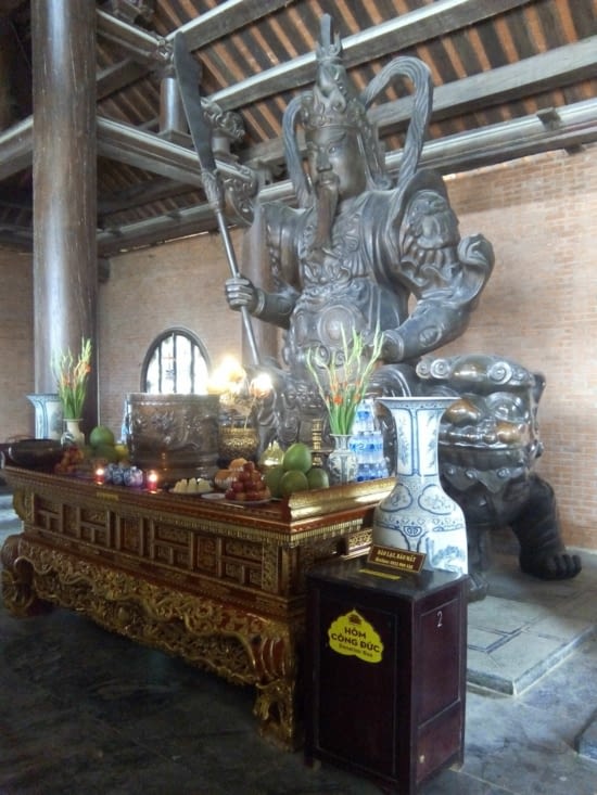 Premier bâtiment temple de Bai Dinh