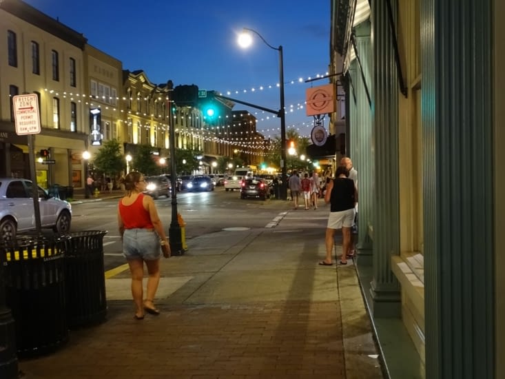 Savannah qui brille de mille feux et moi de sueur